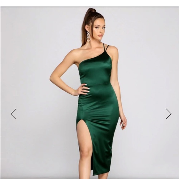 Windsor Dresses | Emerald Green Windsor Satin Midi Dress | Color: Green | Size: M | Sutliffe's Closet Windsor Dresses | Emerald Green Windsor Satin Midi Dress | Color: Green | Size: M | Sutliffe's Closet